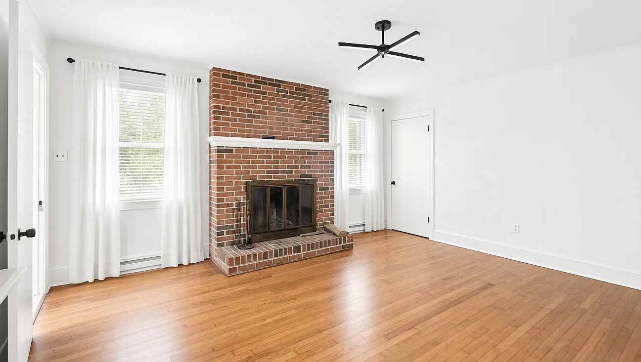 3 bed, $1,875 — Photo 3