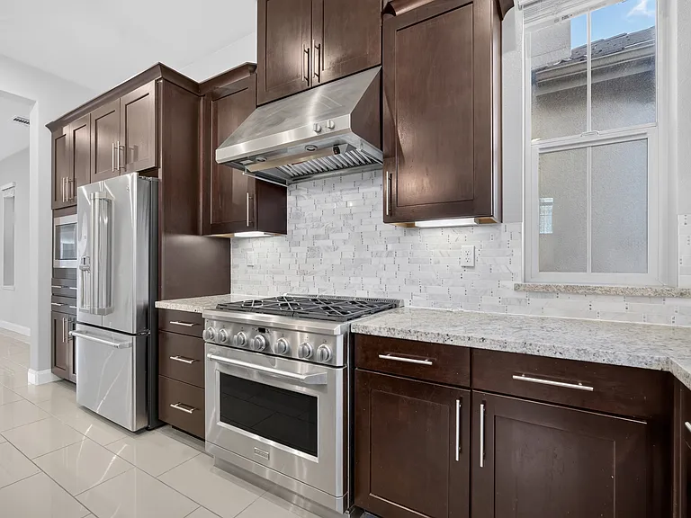 1606 Hidden Creek Ln — Photo 12