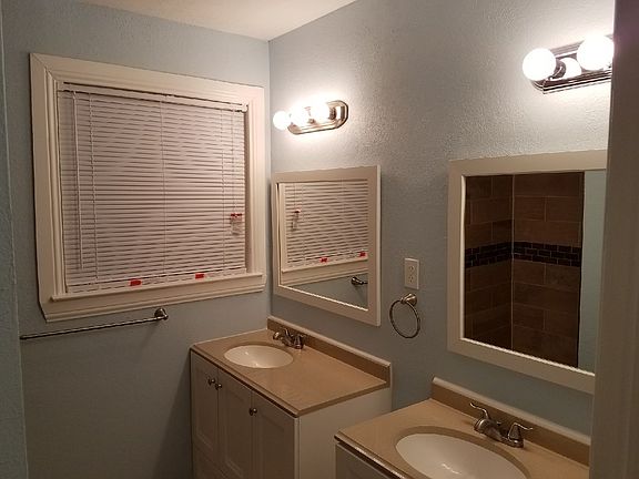 3rd image of 9240 Rosecliff Dr