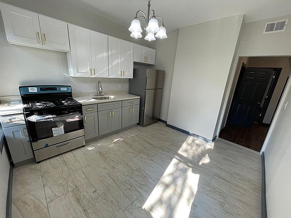 4th image of 114 Hollywood Ave #2