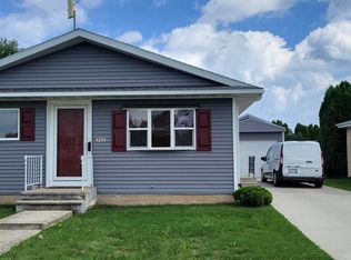 1251 S 31st St, Manitowoc, WI 54220