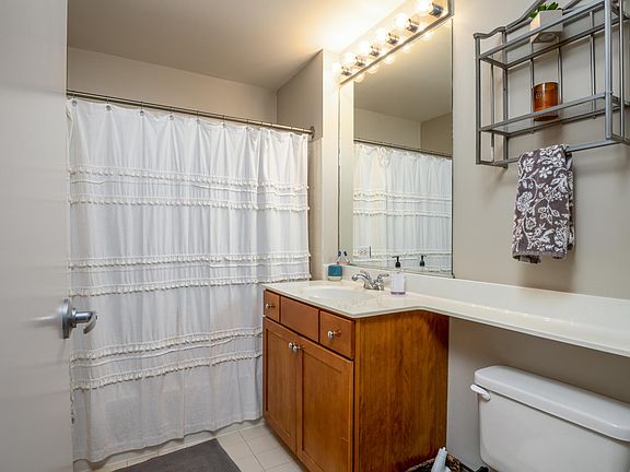 4th image of 600 W Drummond Pl APT 314