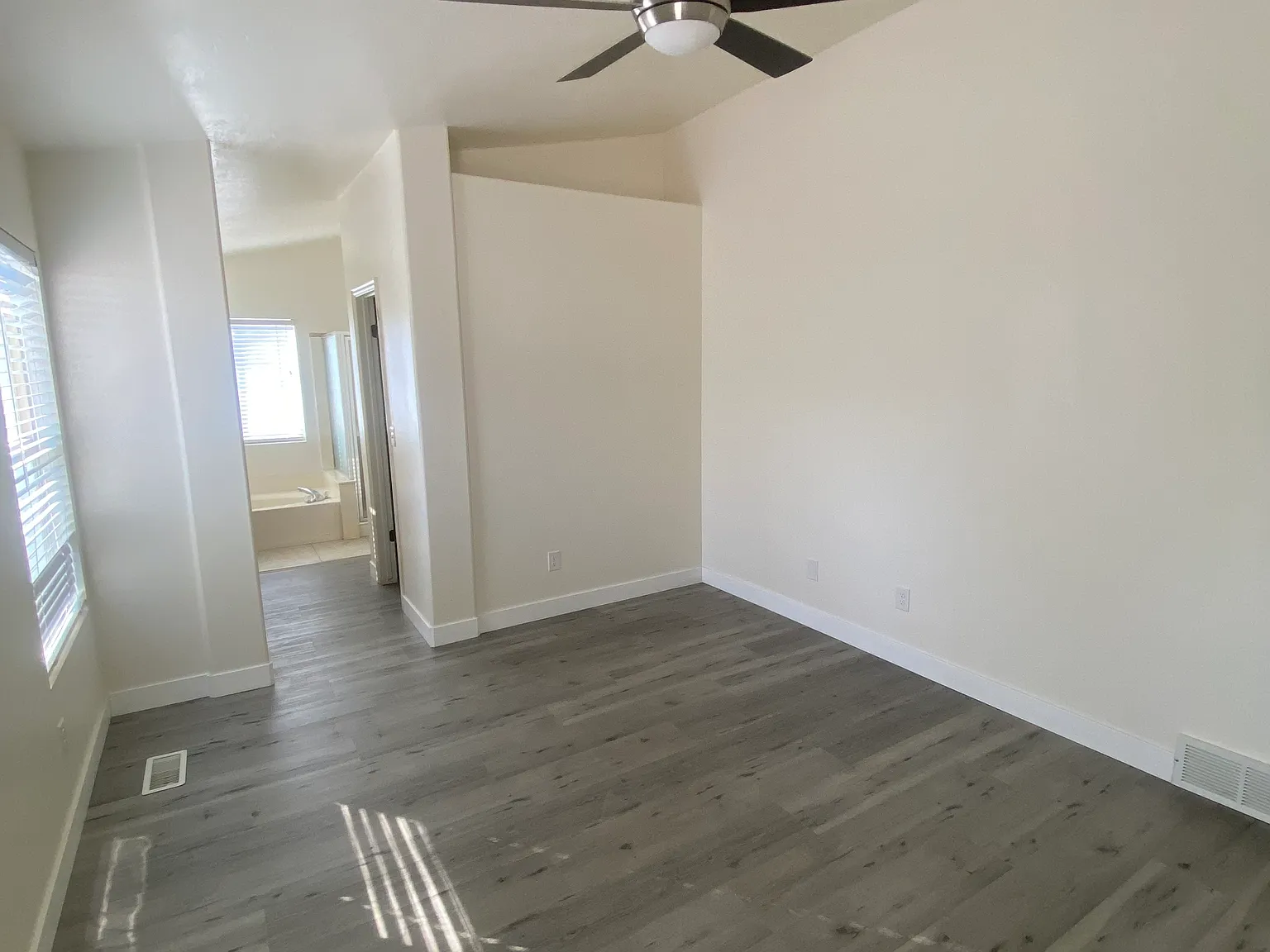 5 bed, 3308 sqft, $3,200 — Photo 4