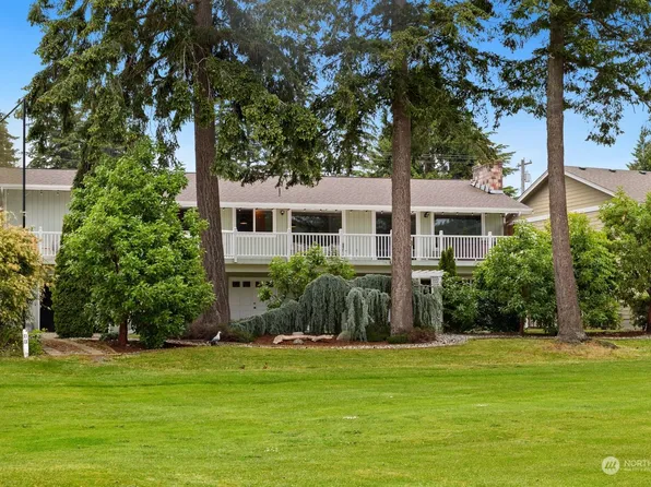 287 Camaloch Drive, Camano Island, WA 98282