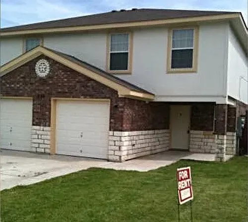 110 Kings Ct #B Photo 1
