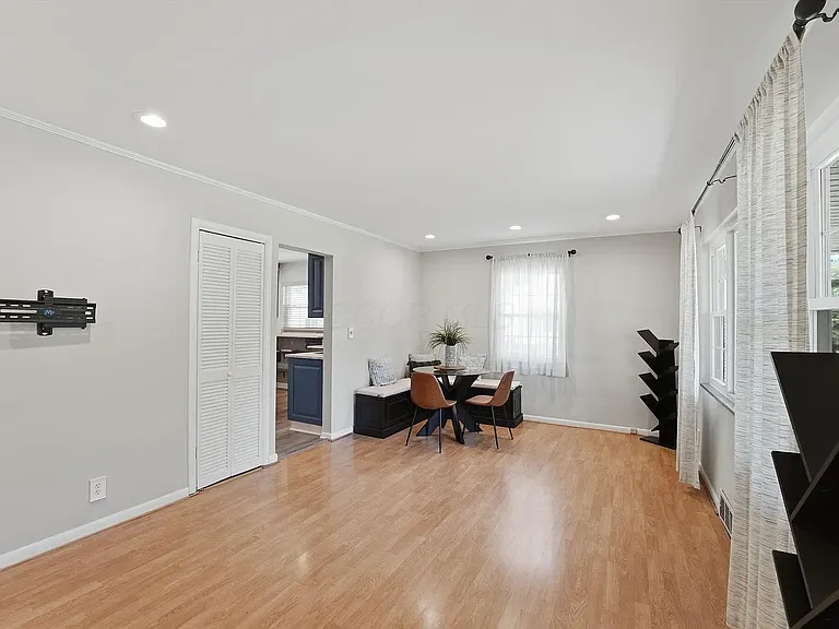 2257 Fishinger Rd — Photo 5