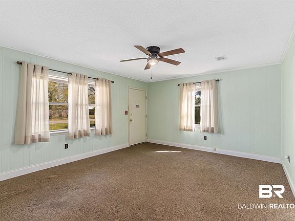 3rd image of 709 N Holly St