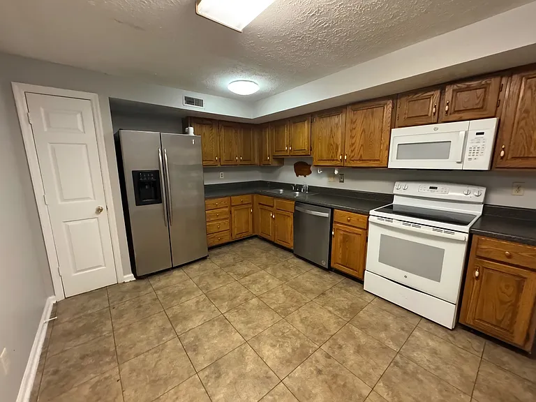 1217 N 16th St #B3 — Photo 4