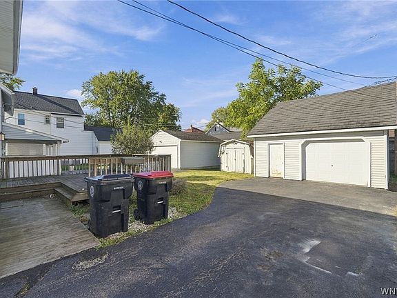 3rd image of 25 Cayuga Ave
