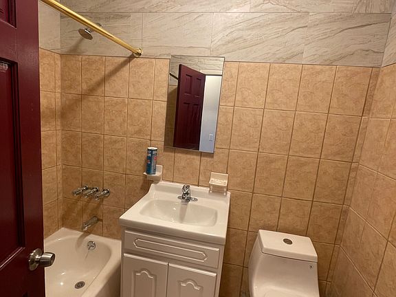 4th image of 543 Taylor Ave APT 3