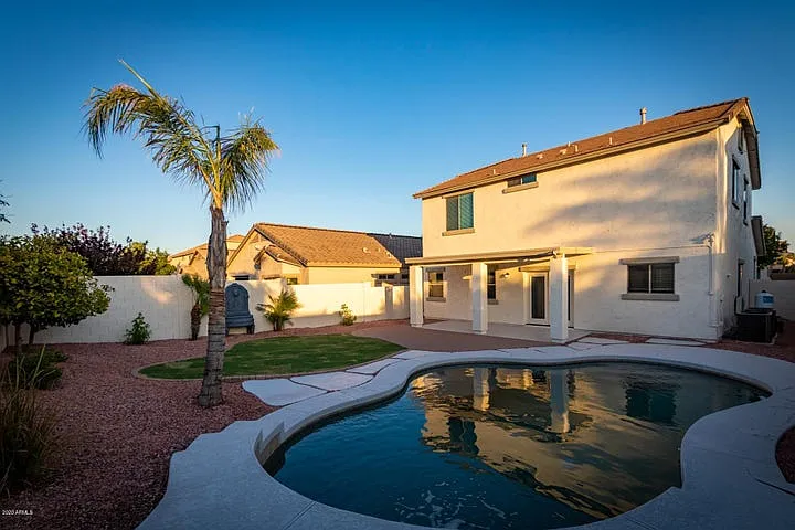 18606 W Sunnyslope Ln — Photo 38