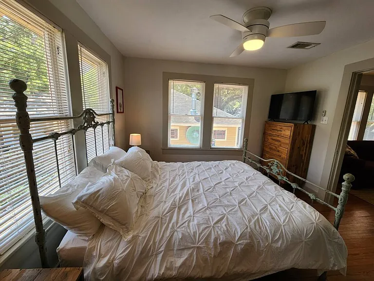 E 11th 1/2 St — Photo 18