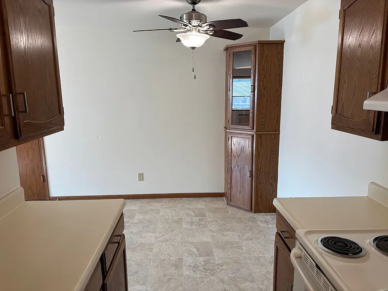 Pineview — Photo 40