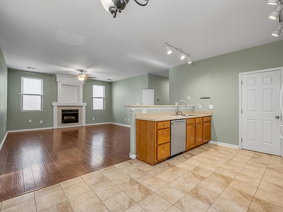 5th image of 728 Whispering Brook Trce