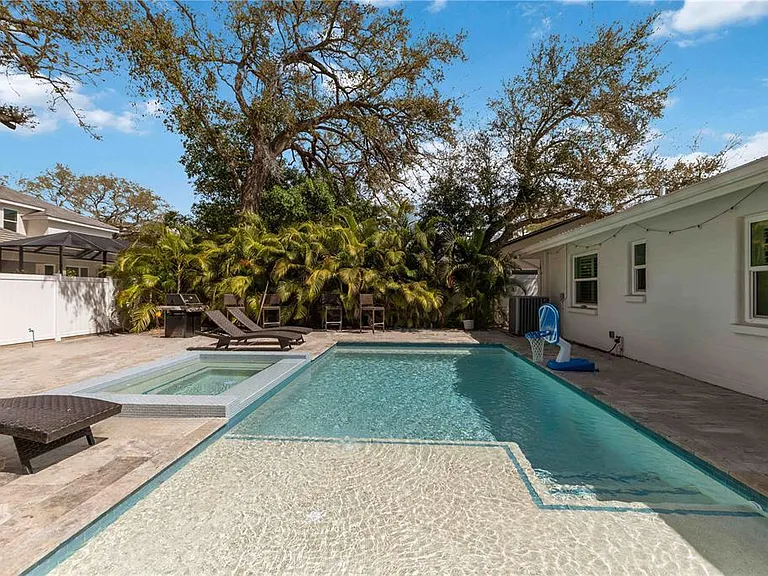 1865 Orchid St — Photo 3