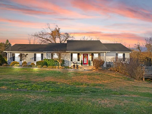 112 Oak Hill Dr, Stanton, KY 40380