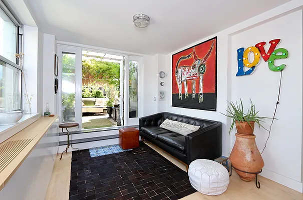 Rented by Luxus Manhattan Realty | media 6