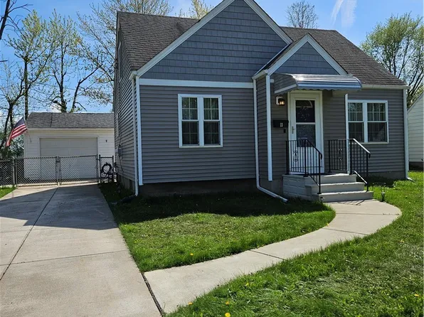 11 Airview Ter, Depew, NY 14043