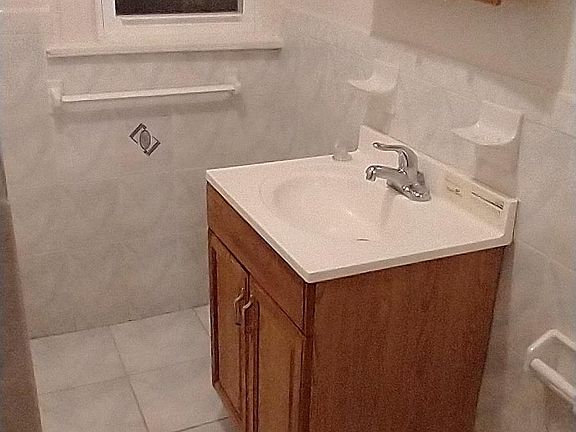 3rd image of 291 William St Floor 2