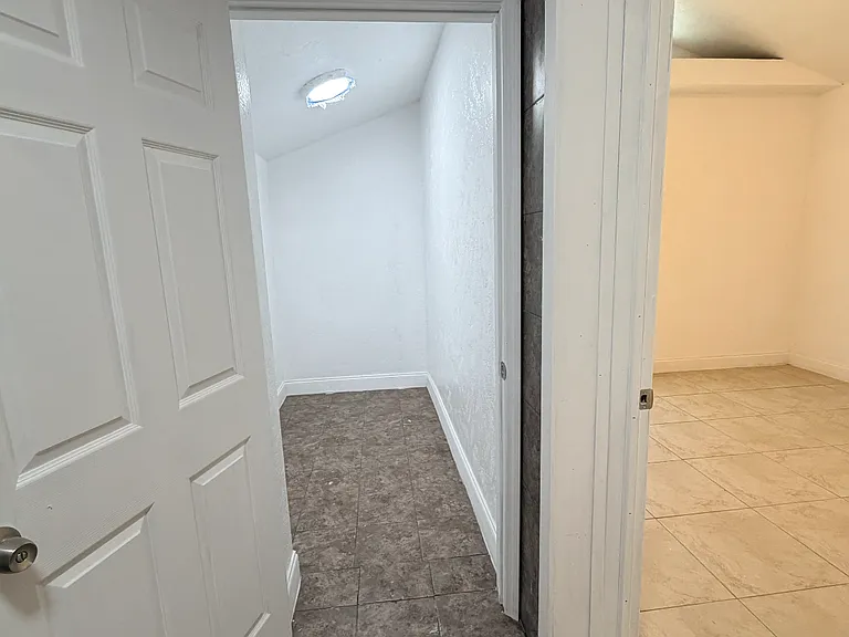 9518 N Dartmouth Ave — Photo 14