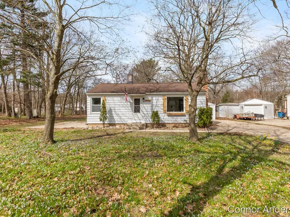 15403 Pine St, Grand Haven, MI 49417