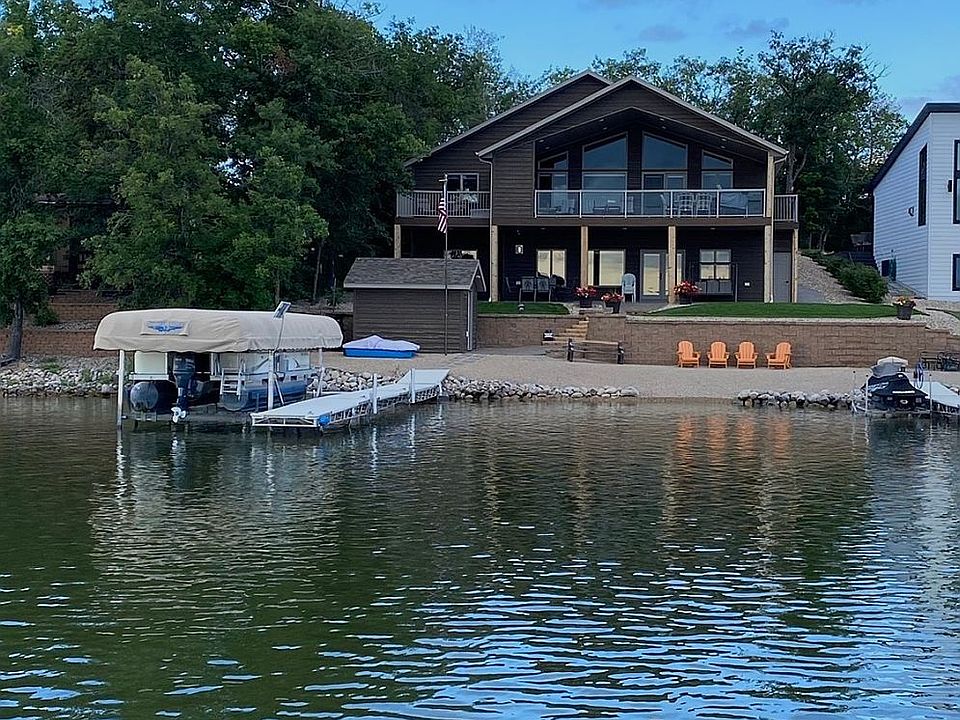 1st image of 1427 Lake Metigoshe Park