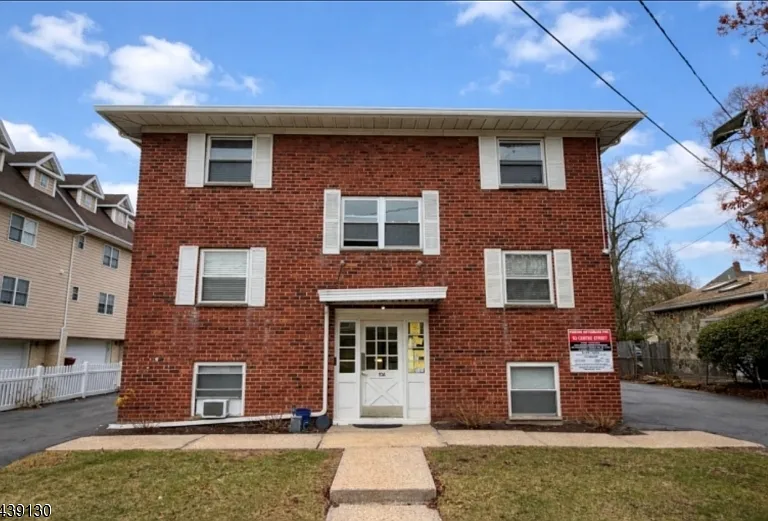 93 E Centre St #10C — Photo 1