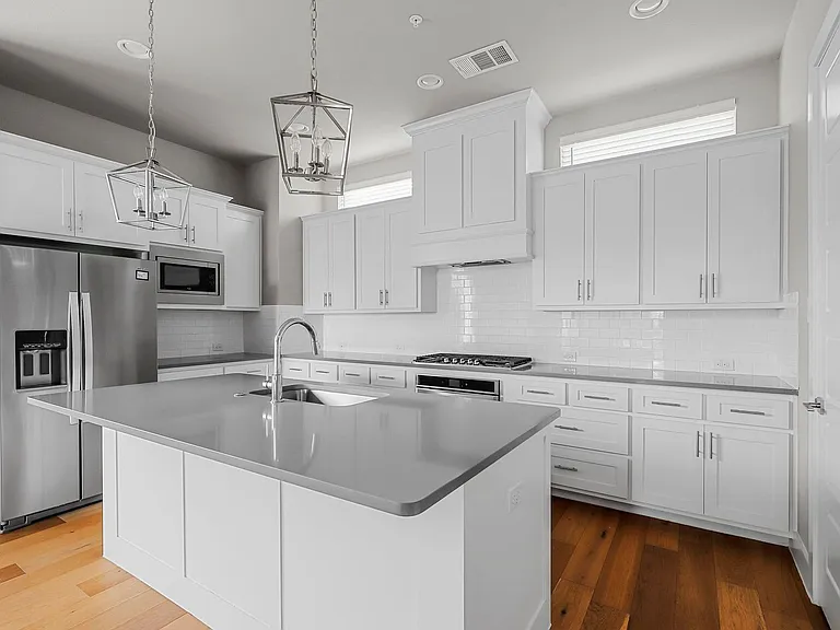 2733 Merrimac St #104 — Photo 8