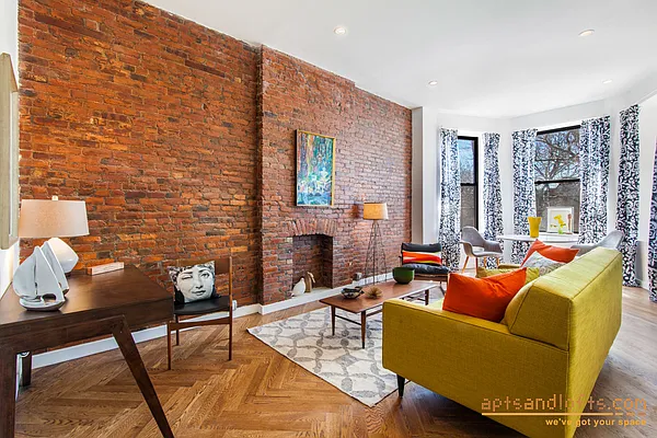 Sold by aptsandlofts.com | media 4
