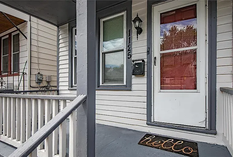 3 bed, 1212 sqft, $1,800 — Photo 3