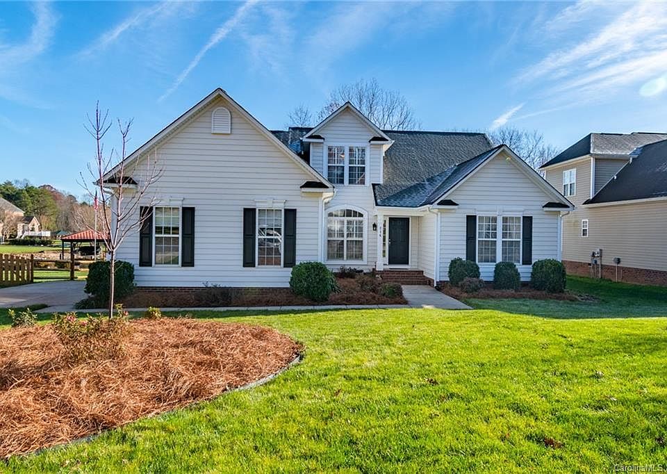1st image of 216 Chandeleur Dr
