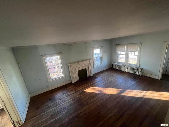 2nd image of 104 Joplin St