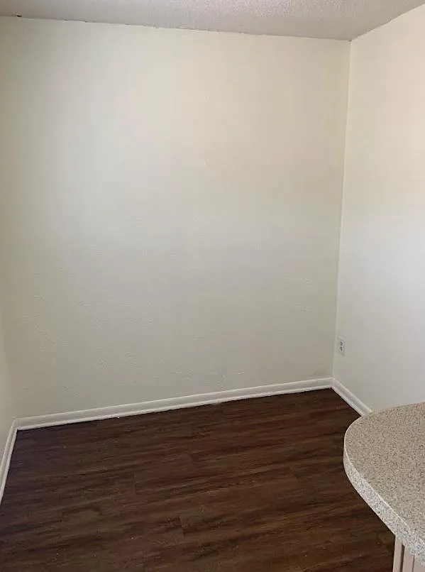 2 bed, 1045 sqft, $995 — Photo 1