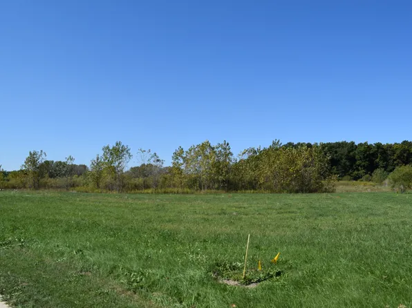 1310 Southwind Dr, Sandwich, IL 60548