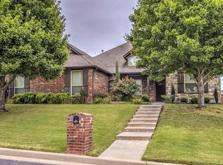 400 Cog Hill Ct, Claremore, OK 74019