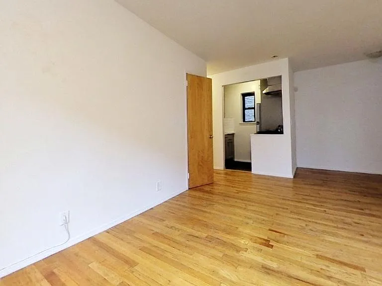 445 E 85th St #3D — Photo 3