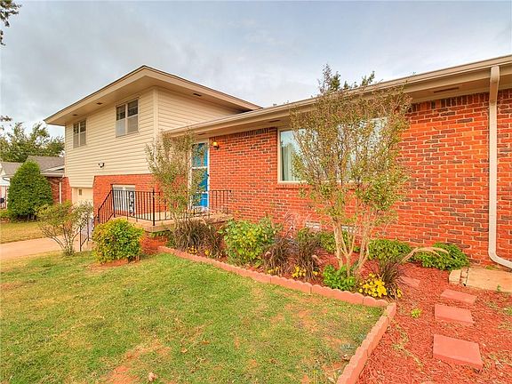 2nd image of 305 Sherri Ln