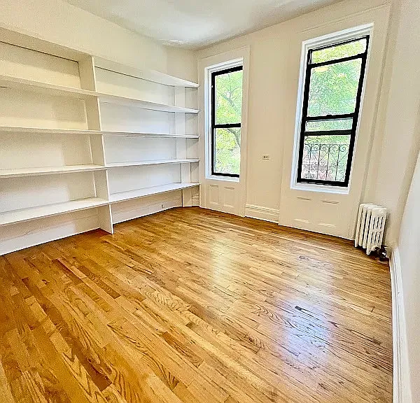 195 Spring St #10 — Photo 2