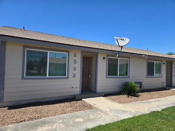 2532 W Chestnut Ct, Visalia, CA 93277