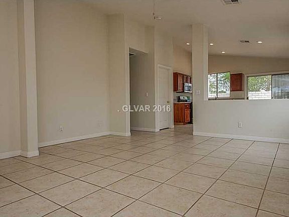 3rd image of 8433 Shady Pines Dr