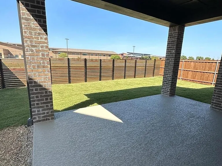 2525 Four Roses Dr — Photo 20