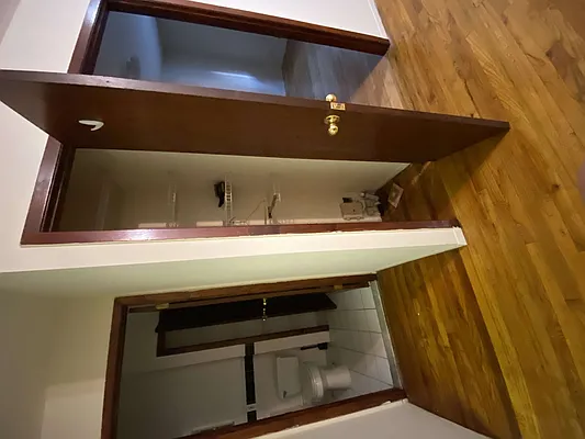 Rented by 18 REALTY | media 7