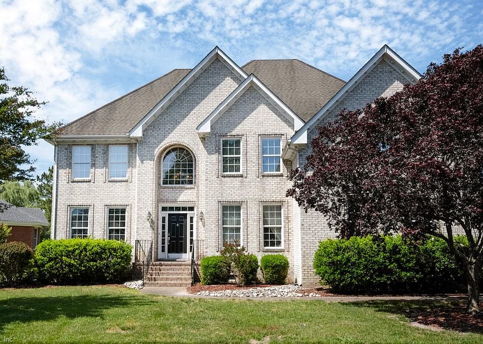1st image of 1332 Club House Dr