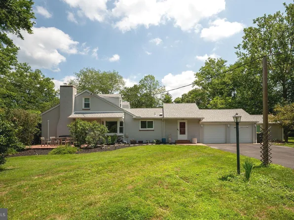 1005 Lakeside Dr, Newark, DE 19711