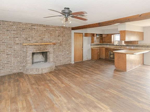 3rd image of 2111 Murphy Rd
