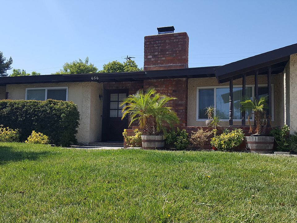 1st image of 656 E Avenida De Los Arboles
