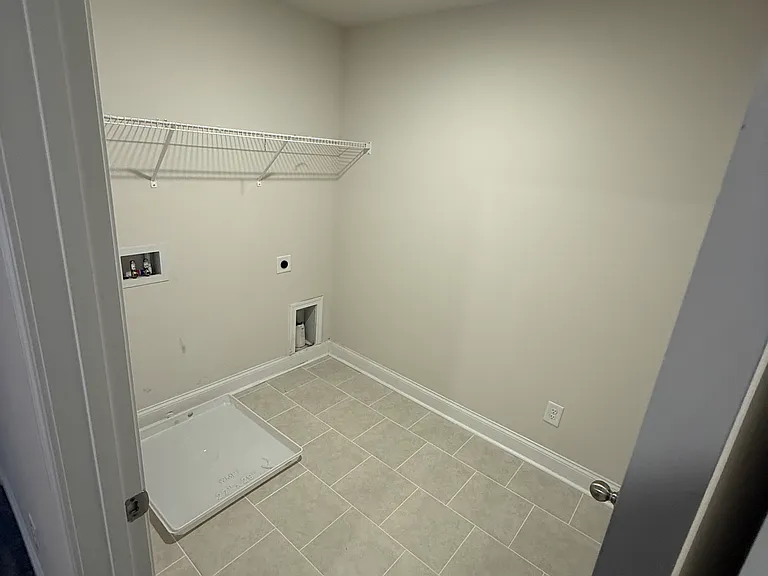 7247 Millbrae Walk — Photo 24