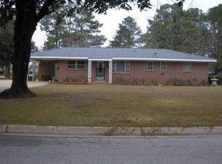 404 Meadow Ct, Dothan, AL 36301