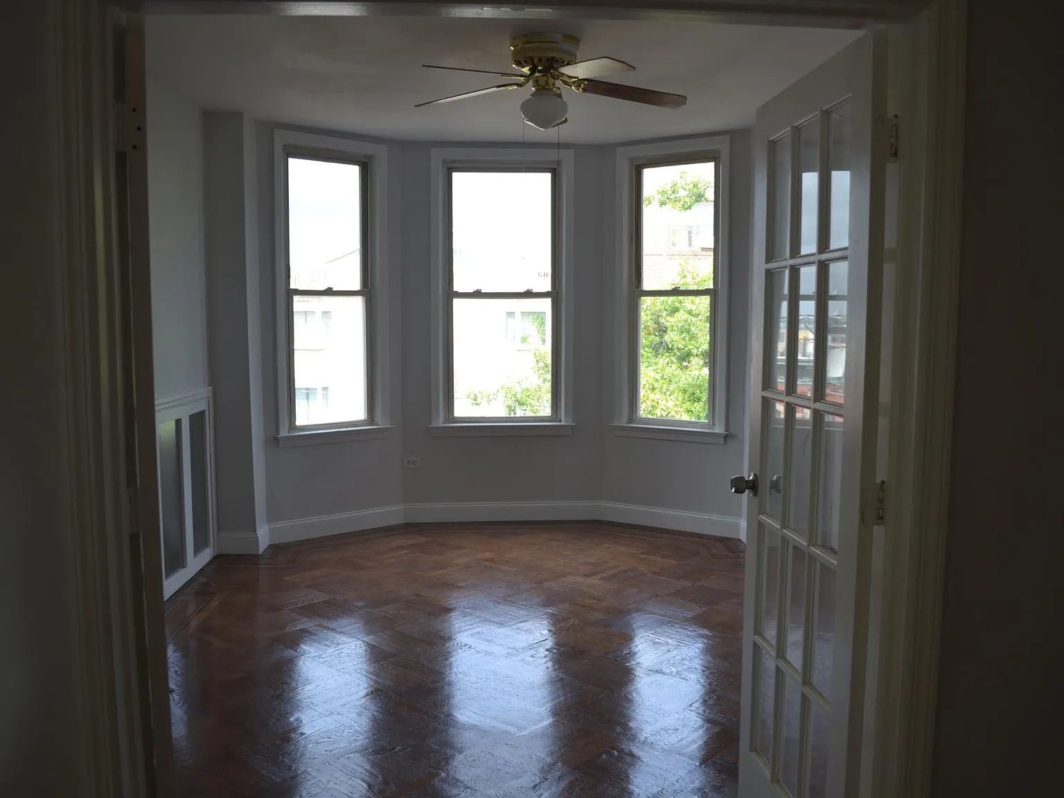 2 bed, 1000 sqft, $2,240 — Photo 4