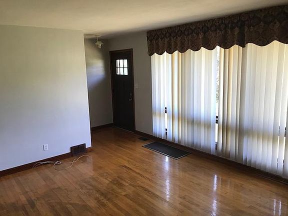 2nd image of 316 Pikes Branch Dr